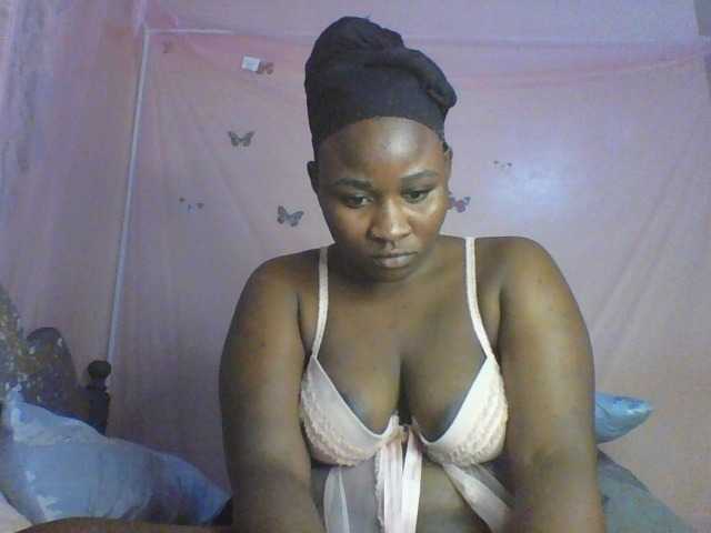 Moona141 Live Cam pe BongaCams