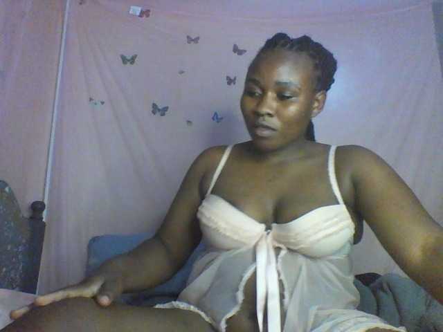 Moona141 live webcam show