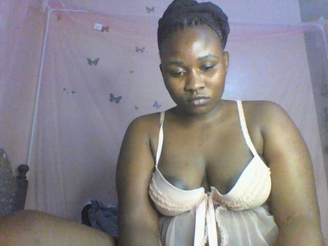 Moona141 live webcam show
