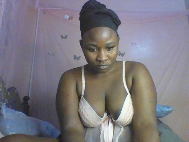Moona141 live webcam show