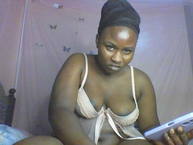 Moona141 live webcam show