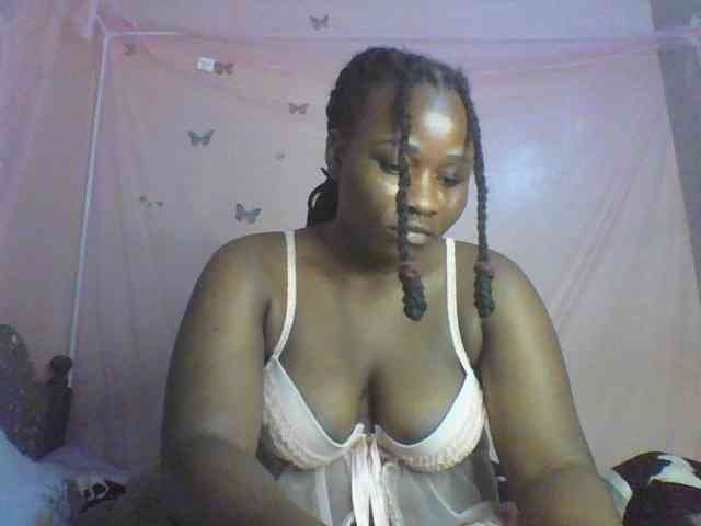 Moona141 webcam