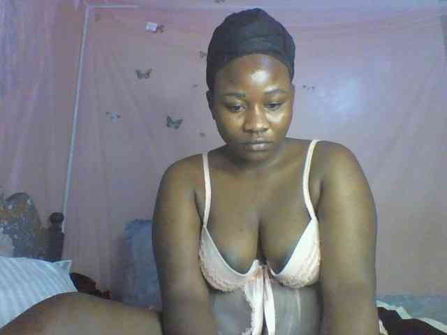 Moona141 webcam