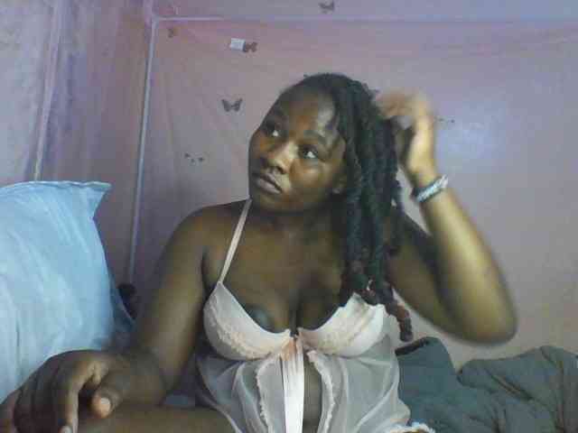 Moona141 webcam