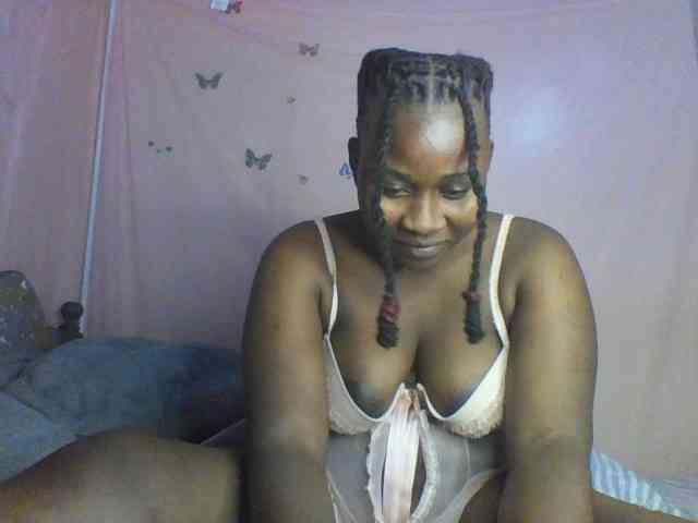 Moona141 webcam