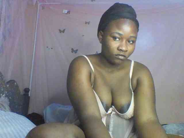 Moona141 webcam