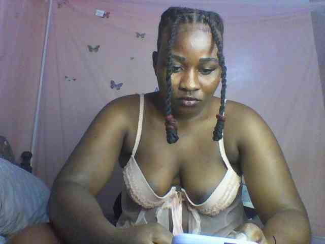 Moona141 webcam
