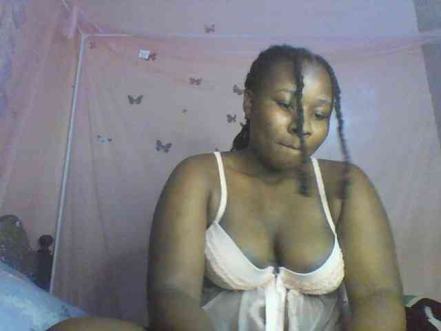 Moona141 webcam