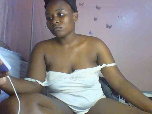 Moona141 webcam