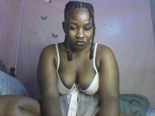 Moona141 webcam