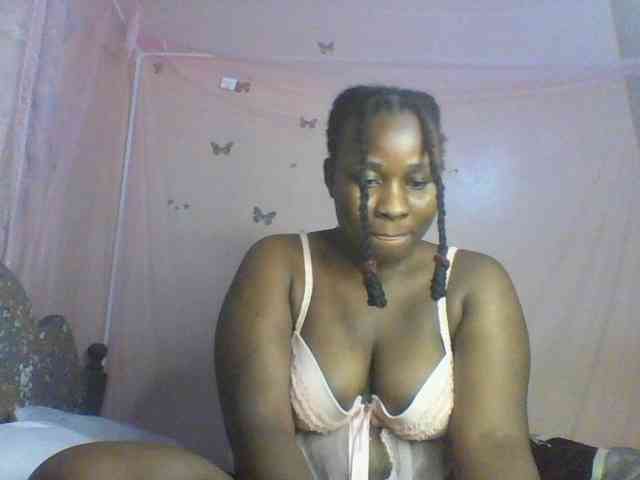 Moona141 webcam