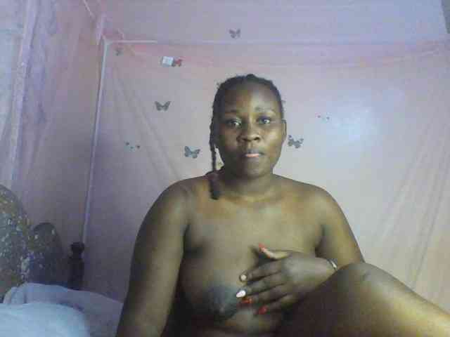 Moona141 Live Webcam on BongaCams