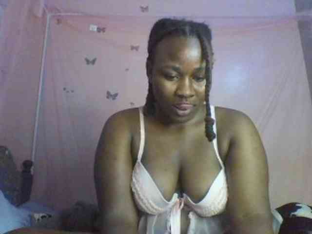 Moona141 webcam