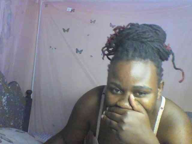 Moona141 webcam