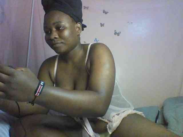 Moona141 webcam