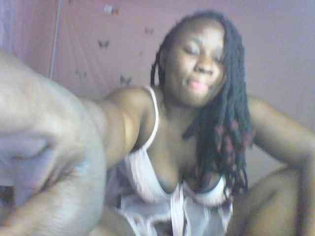 Moona141 webcam