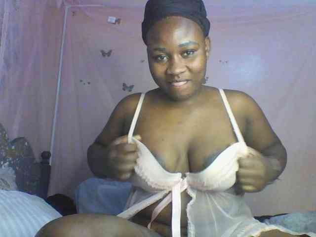 Moona141 webcam