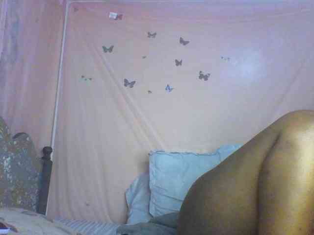 Moona141 webcam