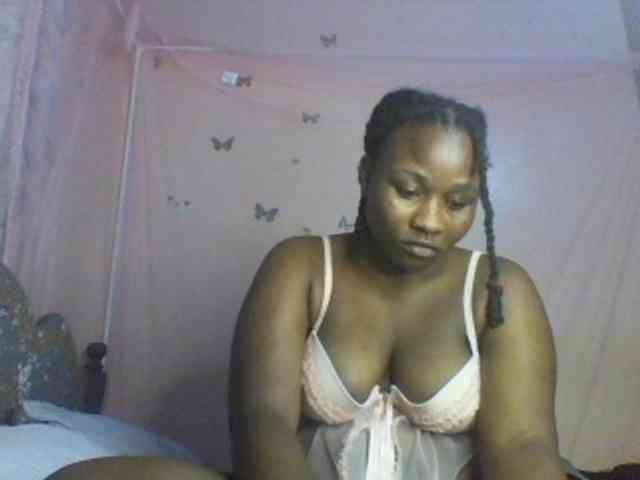 Moona141 webcam