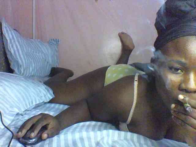 Moona141 webcam