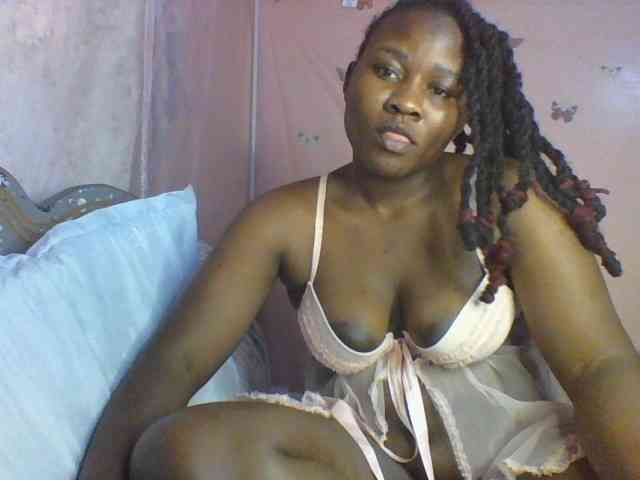 Moona141 webcam
