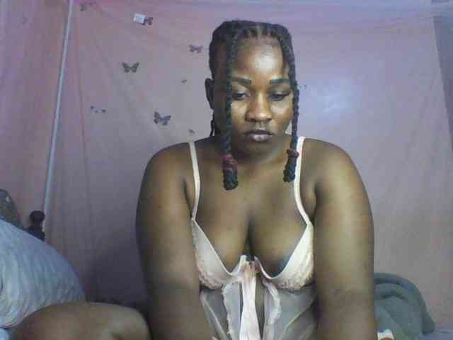Moona141 webcam