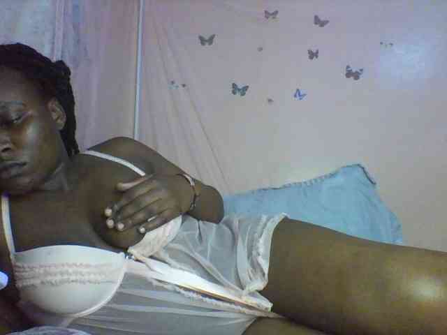 Moona141 webcam