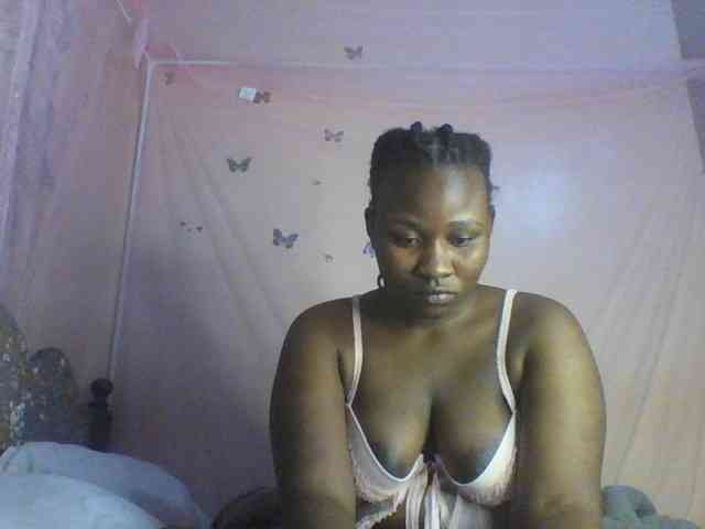 Moona141 Live Webcam on BongaCams