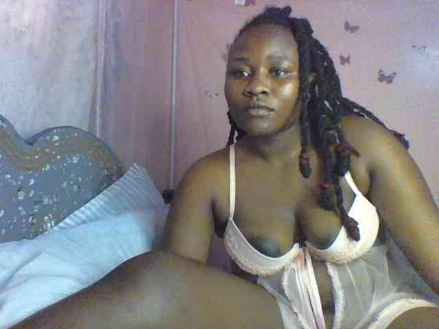 Moona141 webcam