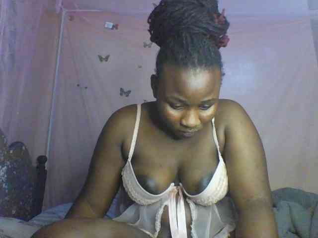 Moona141 webcam