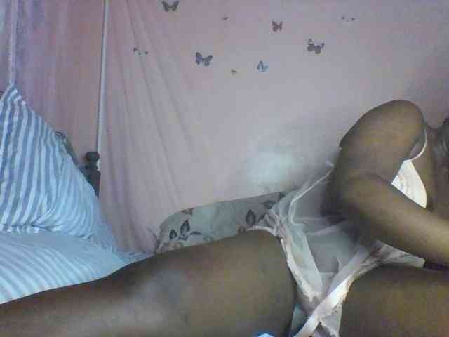 Moona141 webcam