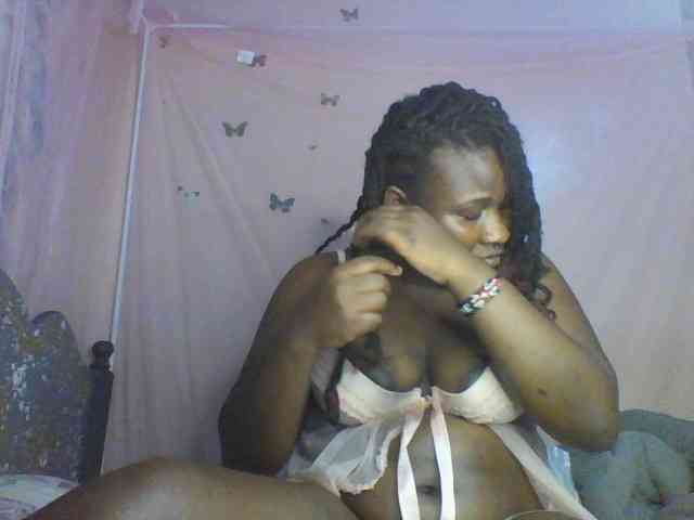 Moona141 webcam