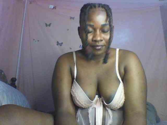 Moona141 webcam