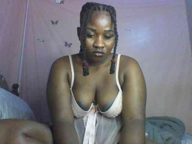 Moona141 webcam