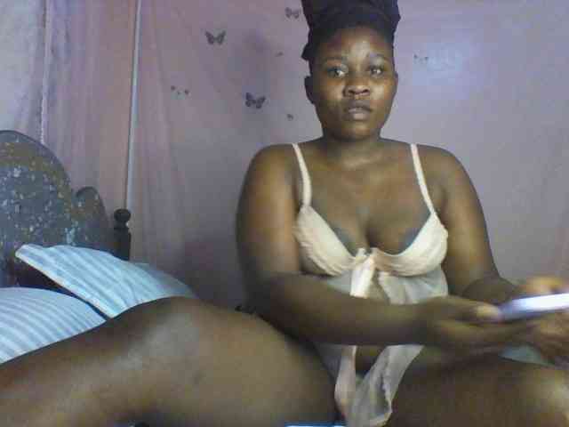Moona141 webcam