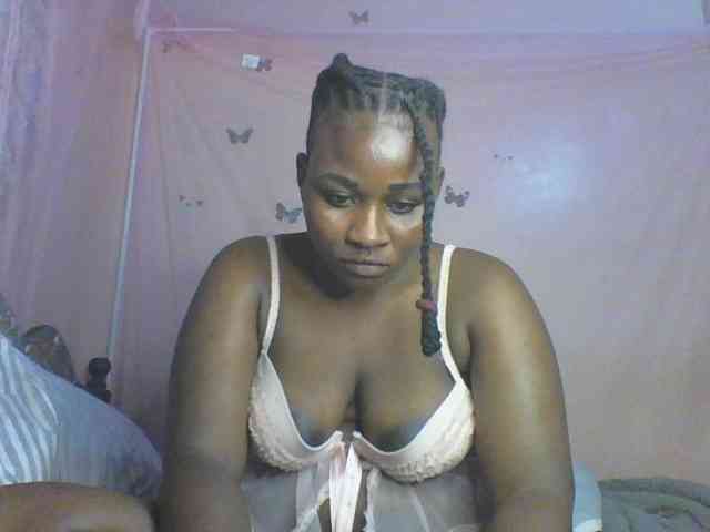 Moona141 webcam