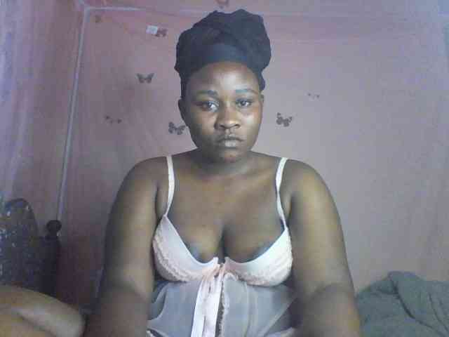 Moona141 webcam