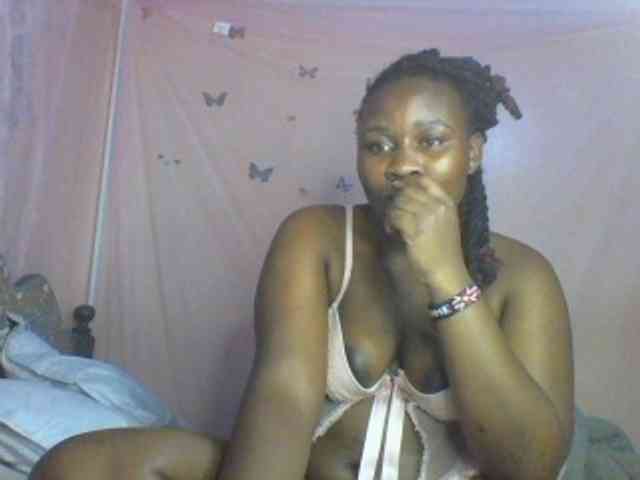 Moona141 webcam
