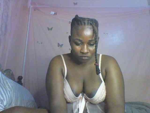 Moona141 webcam