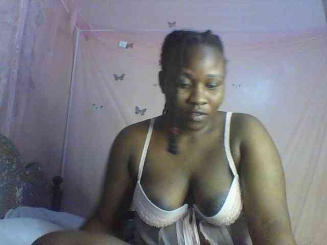 Moona141 Live Webcam on BongaCams