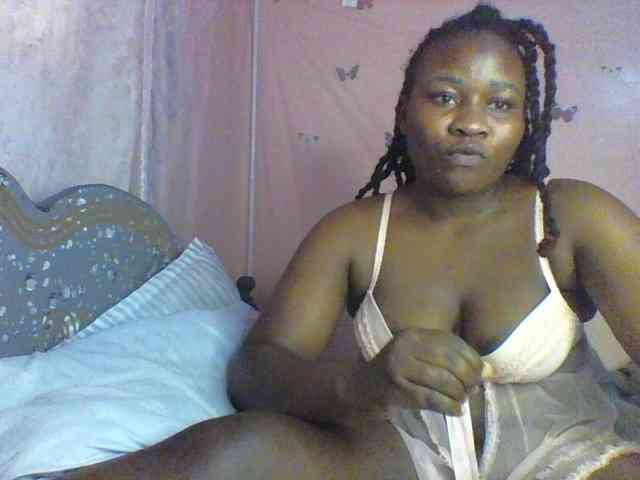 Moona141 webcam