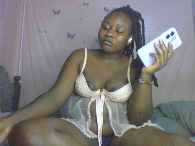Moona141 webcam