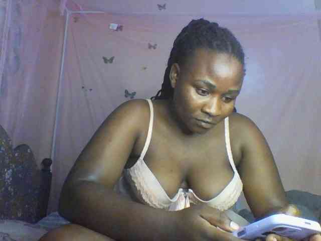 Moona141 webcam