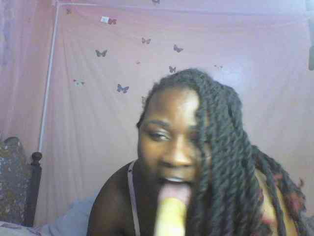 Moona141 webcam