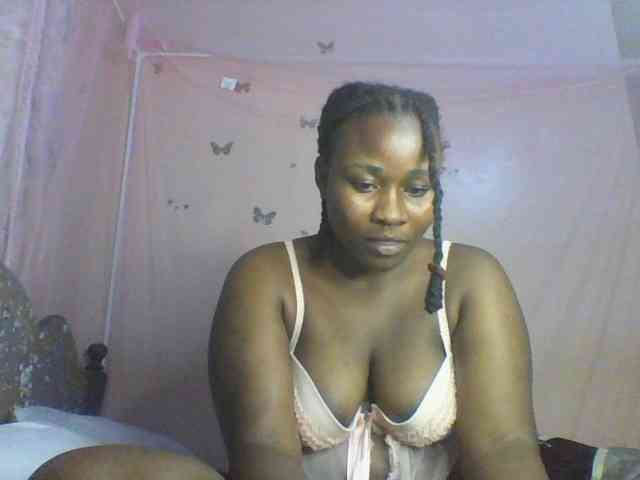 Moona141 Live Webcam on BongaCams