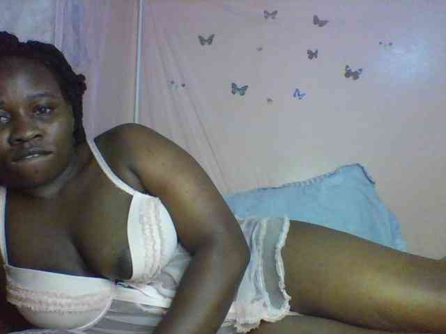 Moona141 webcam