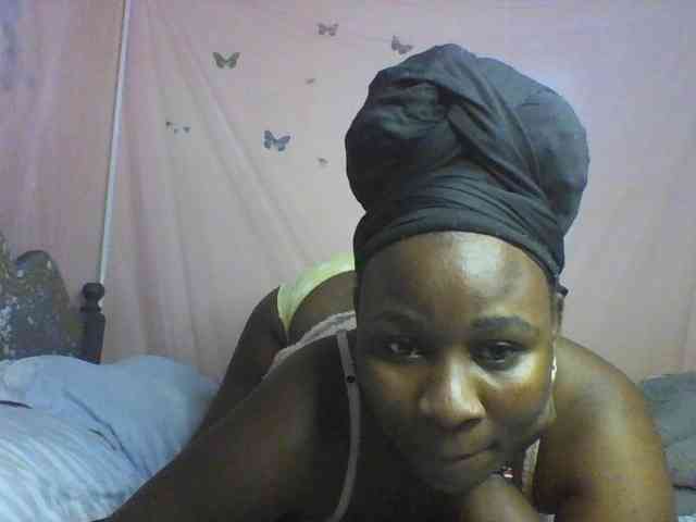 Moona141 webcam
