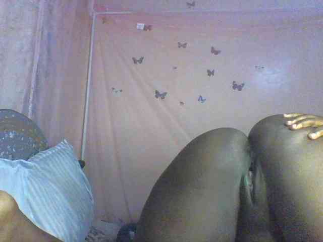 Moona141 webcam