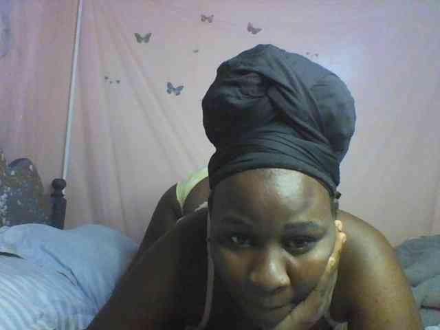 Moona141 webcam