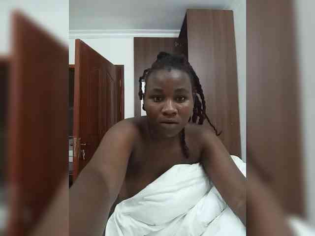 Moona141 webcam